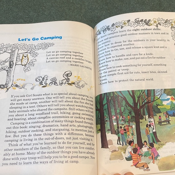Vintage Worlds To Explore Handbook for Brownie and Junior Girl Scouts - Picture 13 of 16